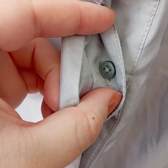 ♥️ Banana Republic Light Grey Elegant Top - Picture 10 of 17